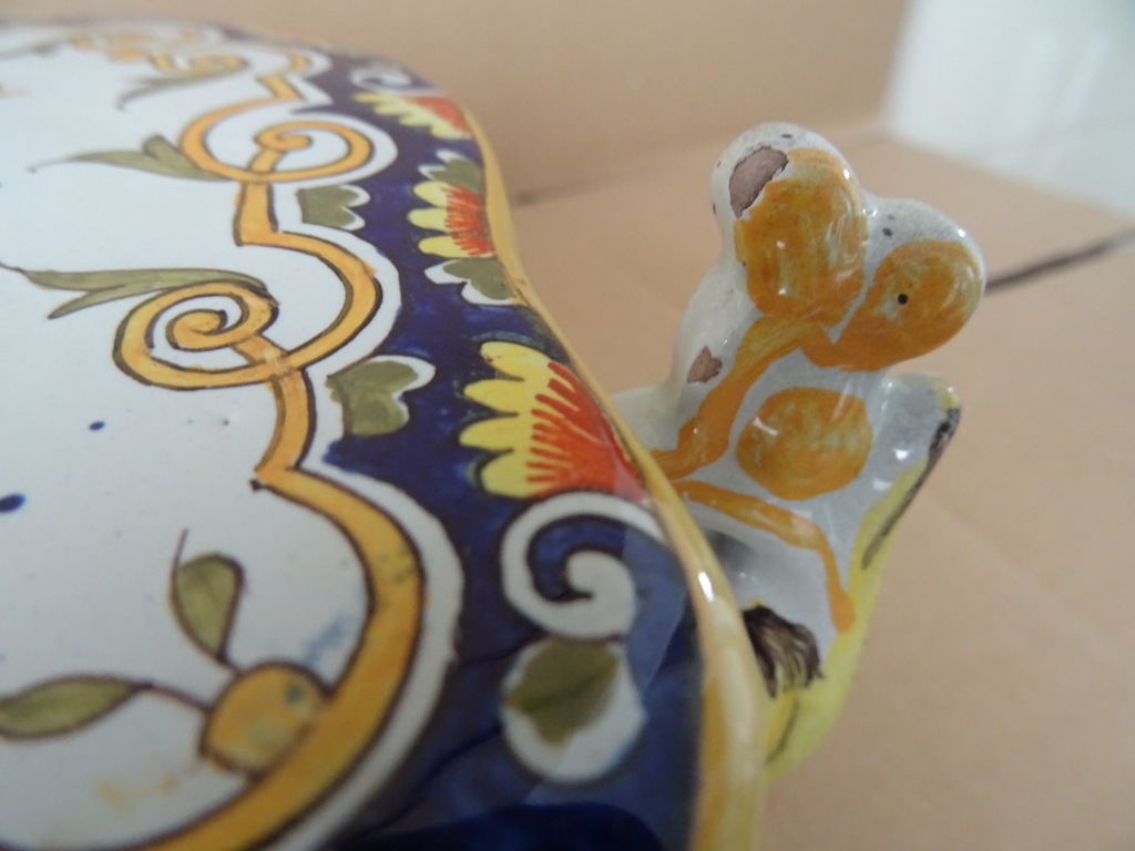 Faience aardewerk pronkschaal Vieux Rouen stijl - Afbeelding 17