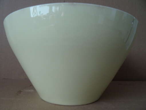 Pastel gele serveerschaal Royal Sphinx P. Regout