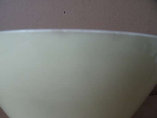 Pastel gele serveerschaal Royal Sphinx P. Regout