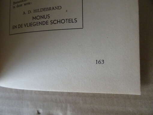 A. D. Hildebrand Monus' avonturen op aarde