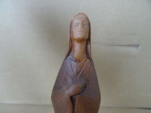 Aardewerk Mariabeeldje Art deco stijl 16cm