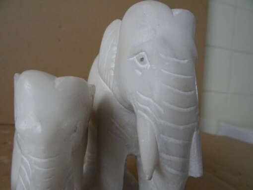 Set olifanten beeldjes Thailand van albast