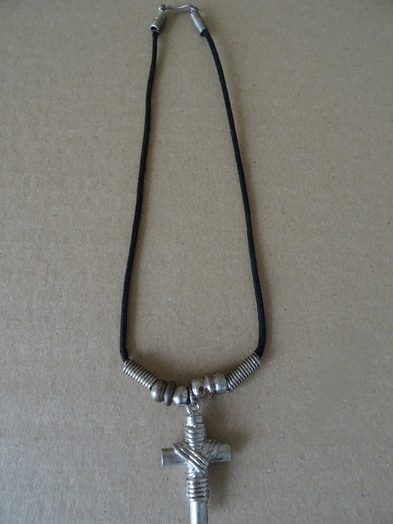 Vintage ketting met verzilverd kruisje 21cm Vintage ketting met verzilverd kruisje 21cm