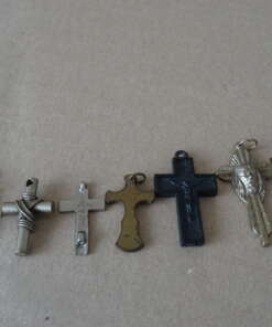 Collectie kruisbeeld medaillons 9 euro per stuk