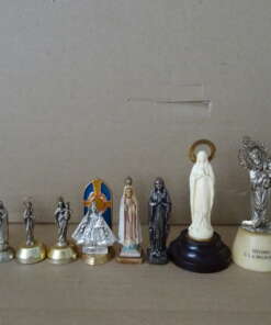 Collectie miniatuur Mariabeeldjes