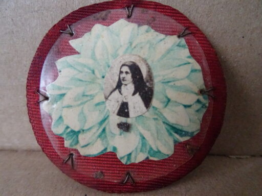 Antiek relikwie Heilige Theresia van Lisieux 5cm