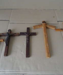 Collectie antieke houten kruizen 9 euro per stuk