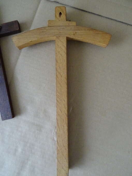 Collectie antieke houten kruizen 9 euro per stuk