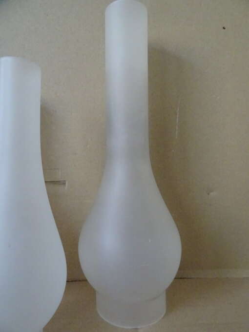 Antiek olielamp glas 9 euro per stuk 23 en 30 cm
