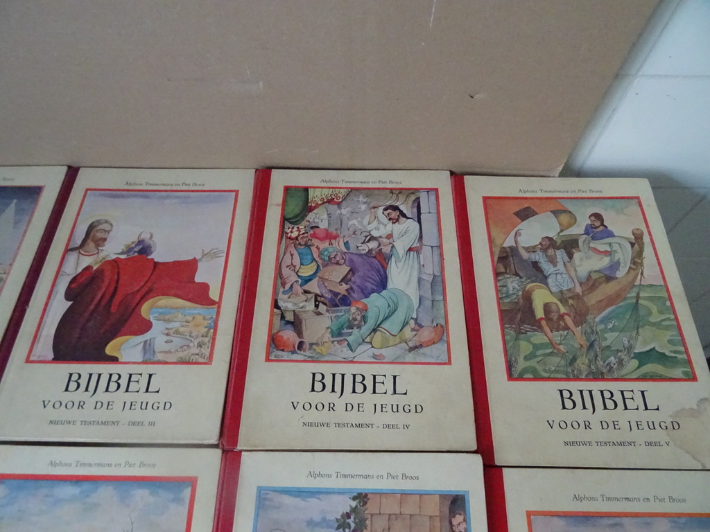Alphons Timmermans en Piet Broos Bijbel voor de jeugd Nieuwe Testament Alphons Timmermans en Piet Broos Bijbel voor de jeugd Nieuwe Testament