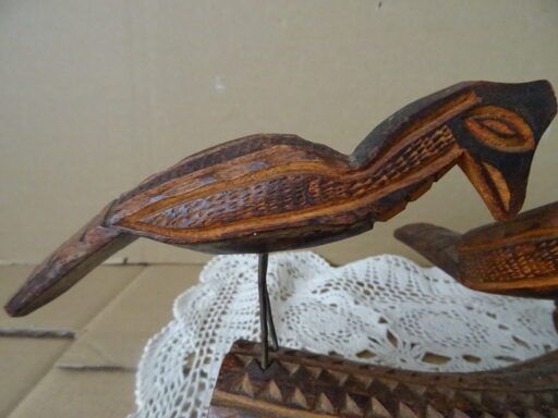 Alternative view of Houten beeld boomstam met vogels 15cm