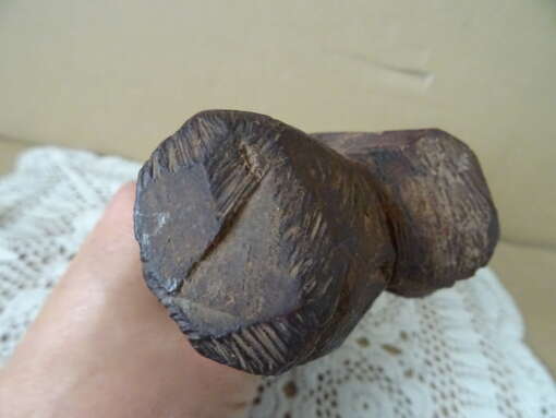 Antiek houten beeld 16cm man met tas of draagmand Christoffel?