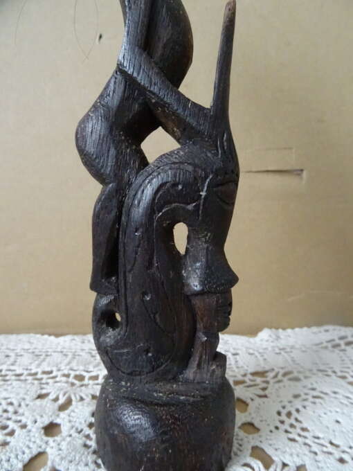 Inheems mythologisch houten beeld 24cm