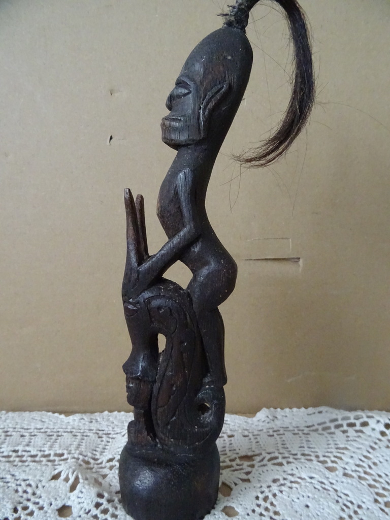 Inheems mythologisch houten beeld 24cm Inheems mythologisch houten beeld 24cm