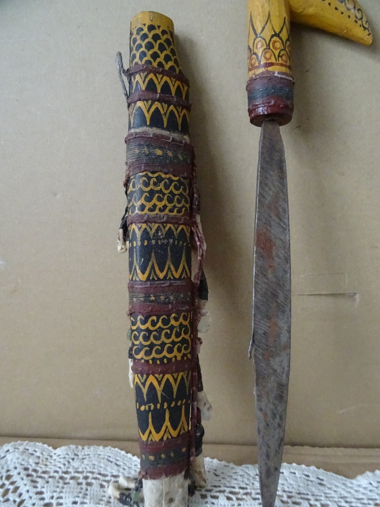 Dayak Borneo Mandau of keris 40cm Dayak Borneo Mandau of keris 40cm