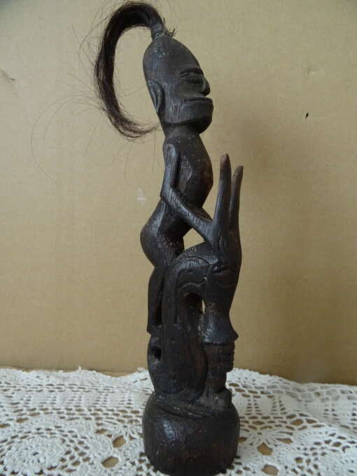 Inheems mythologisch houten beeld 24cm