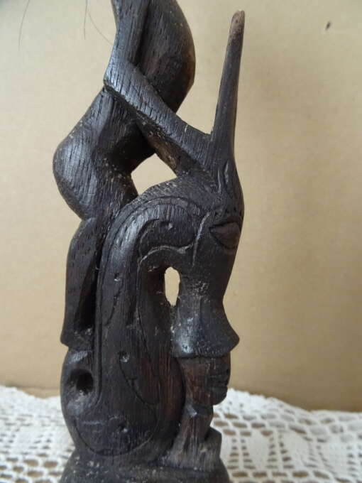 Inheems mythologisch houten beeld 24cm
