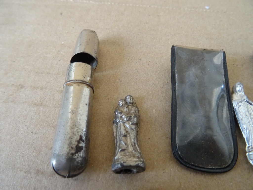 Antieke en vintage zakheiligen 19 euro per stuk - Afbeelding 2