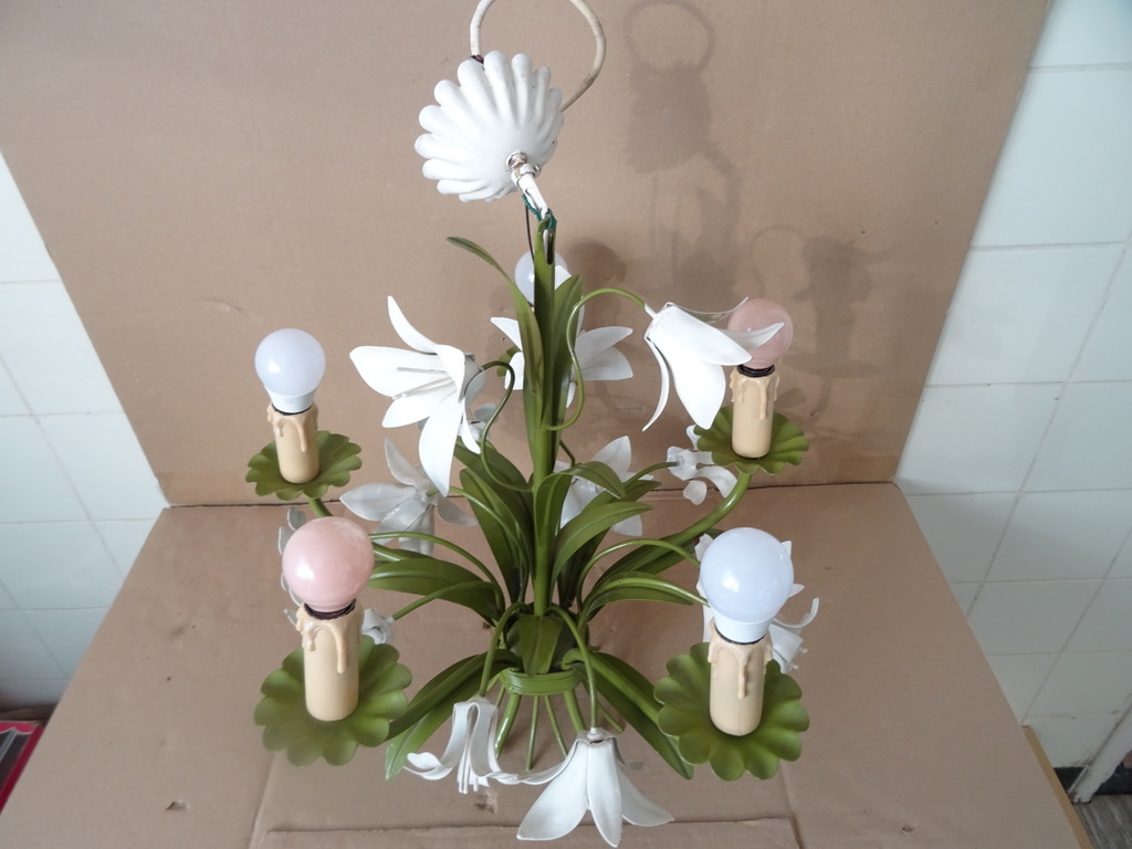 Vintage Italiaanse tole kroonluchter 55cm Vintage Italiaanse tole kroonluchter 55cm