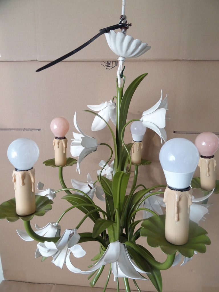 Vintage Italiaanse tole kroonluchter 55cm Vintage Italiaanse tole kroonluchter 55cm