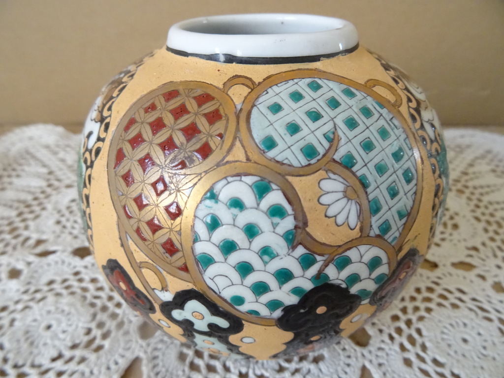 Vintage Chinees vaasje of gemberpotje 12cm Vintage Chinees vaasje of gemberpotje 12cm