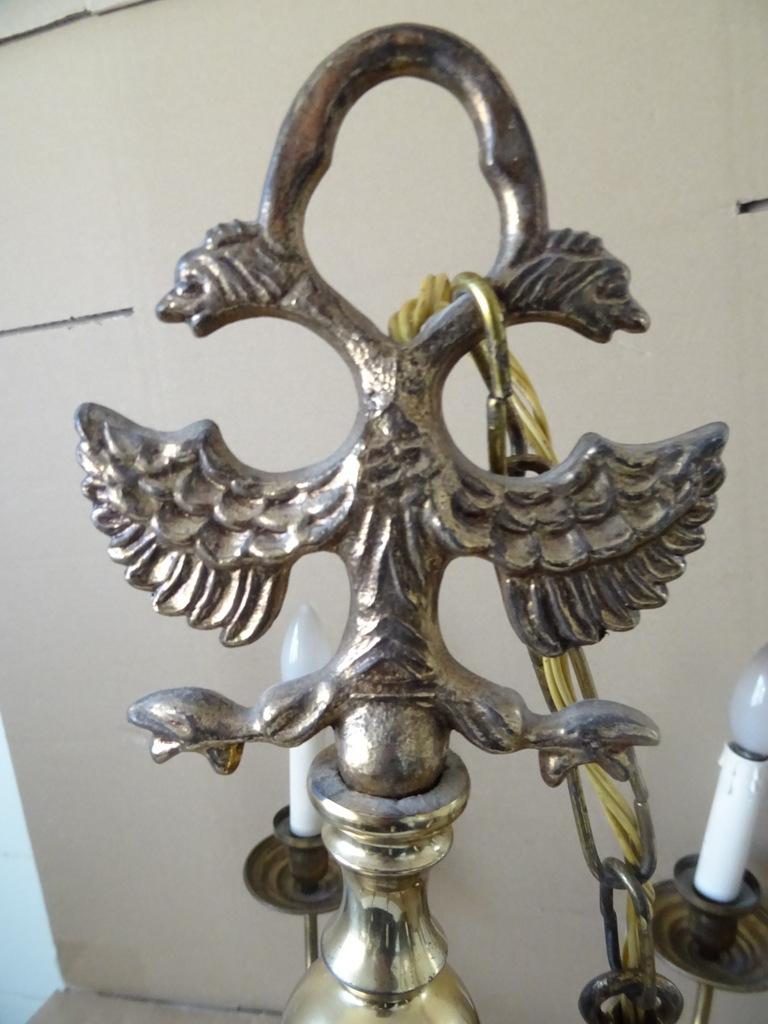 Vintage koperen kroonluchter met dubbelkoppige adelaar Vintage koperen kroonluchter met dubbelkoppige adelaar