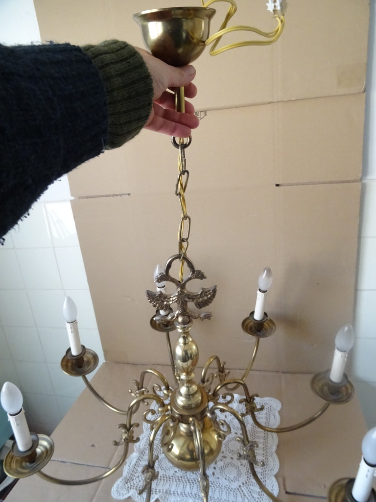 Vintage koperen kroonluchter met dubbelkoppige adelaar Vintage koperen kroonluchter met dubbelkoppige adelaar