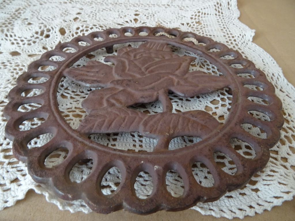 Vintage gietijzeren onderzetters 9 euro per stuk Vintage gietijzeren onderzetters 9 euro per stuk