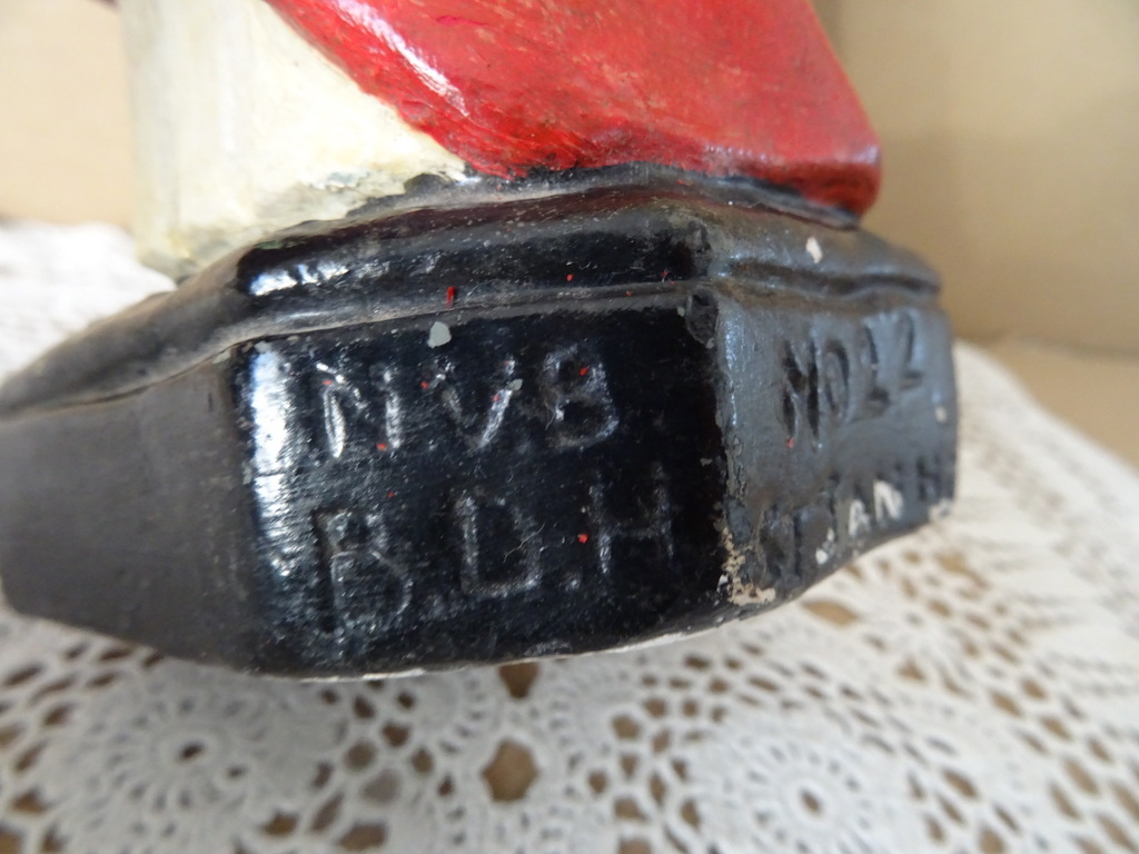 Antiek gipsen Jezusbeeld 32cm St Jan Hoensbroek Antiek gipsen Jezusbeeld 32cm St Jan Hoensbroek