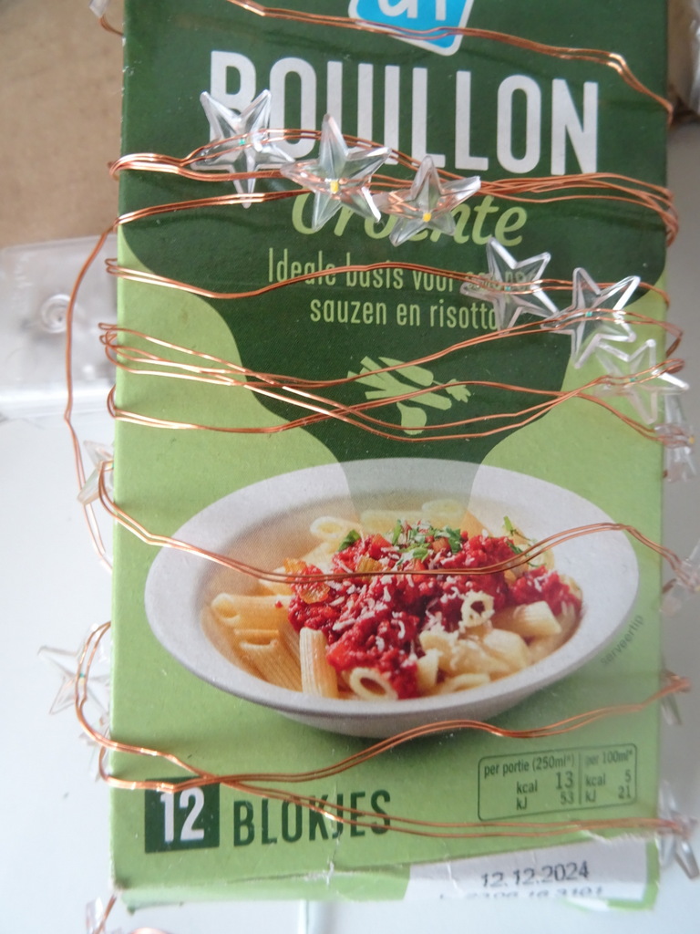 Antieke gipsen kerstgroep en kerststal Antieke gipsen kerstgroep en kerststal