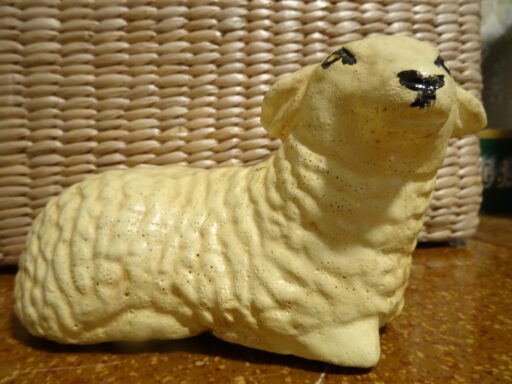 Alternative view of Vintage schaap voor kerststal 16x11x9cm