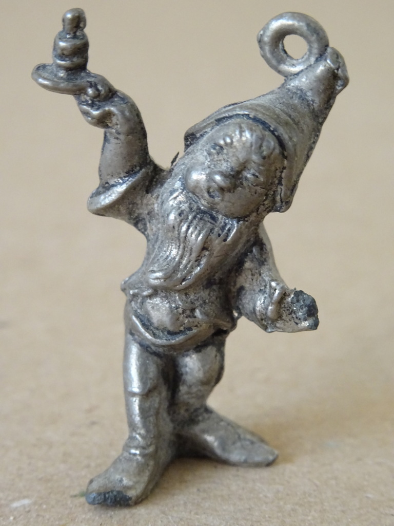 Vintage zilveren medaillon dwerg miniatuur beeldje