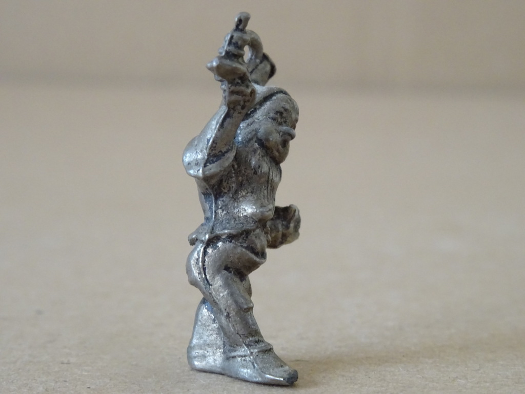 Vintage zilveren of verzilverd medaillon dwerg miniatuur beeldje - Afbeelding 4