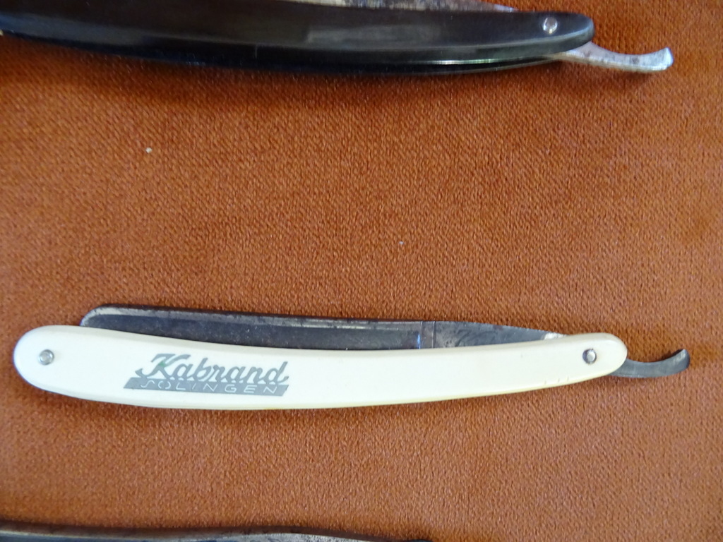 Collectie van 3 antieke of vintage scheermessen - Afbeelding 11