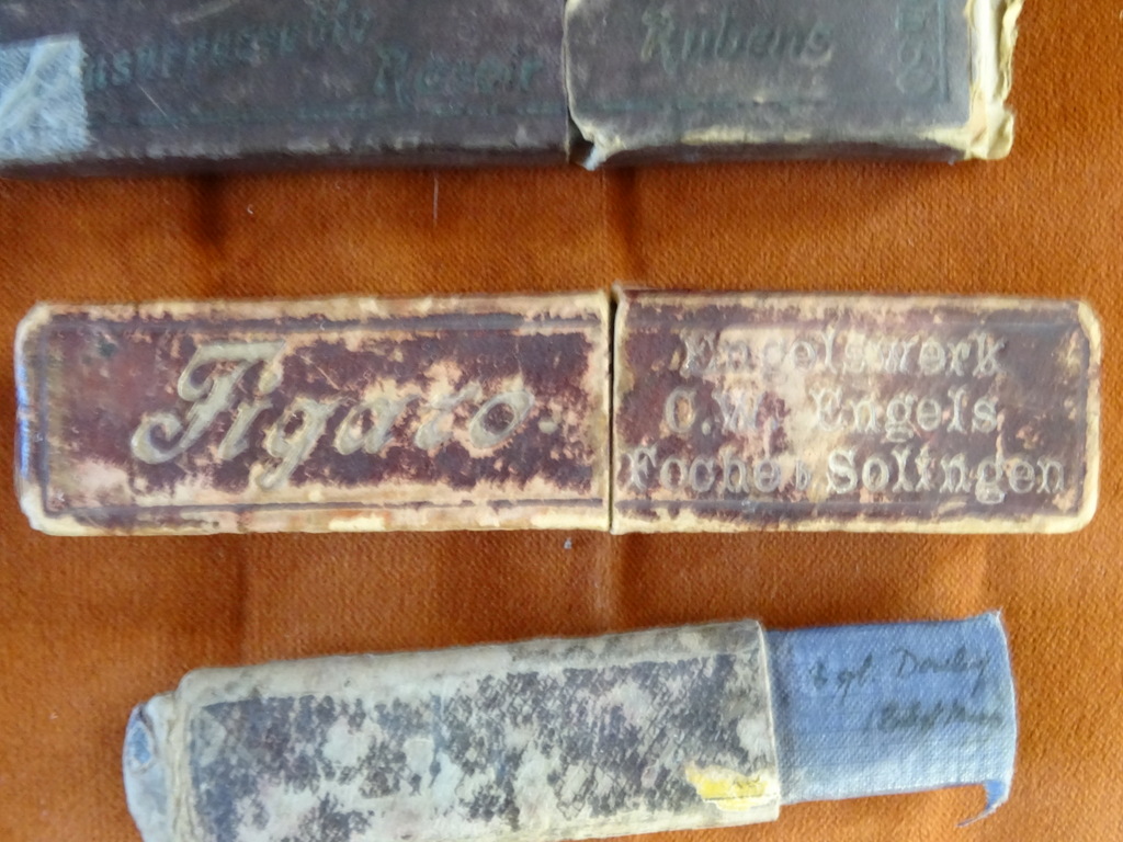 Collectie van 3 antieke of vintage scheermessen - Afbeelding 20