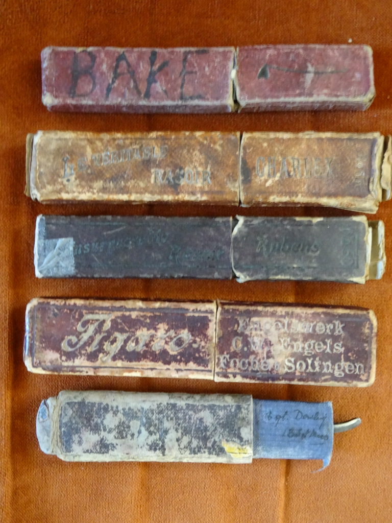 Collectie van 3 antieke of vintage scheermessen - Afbeelding 22