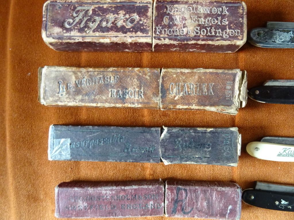 Collectie van 3 antieke of vintage scheermessen - Afbeelding 23