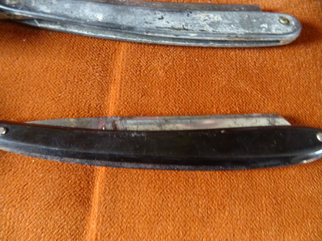 Collectie van 3 antieke of vintage scheermessen - Afbeelding 32