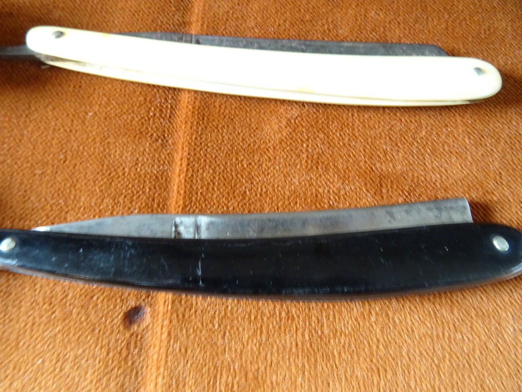 Collectie van 3 antieke of vintage scheermessen - Afbeelding 37