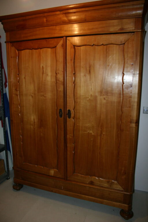 Antieke Biedermeier kast meidenkast linnenkast