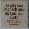 Tegel Bodelschwingh met religieuze spreuk