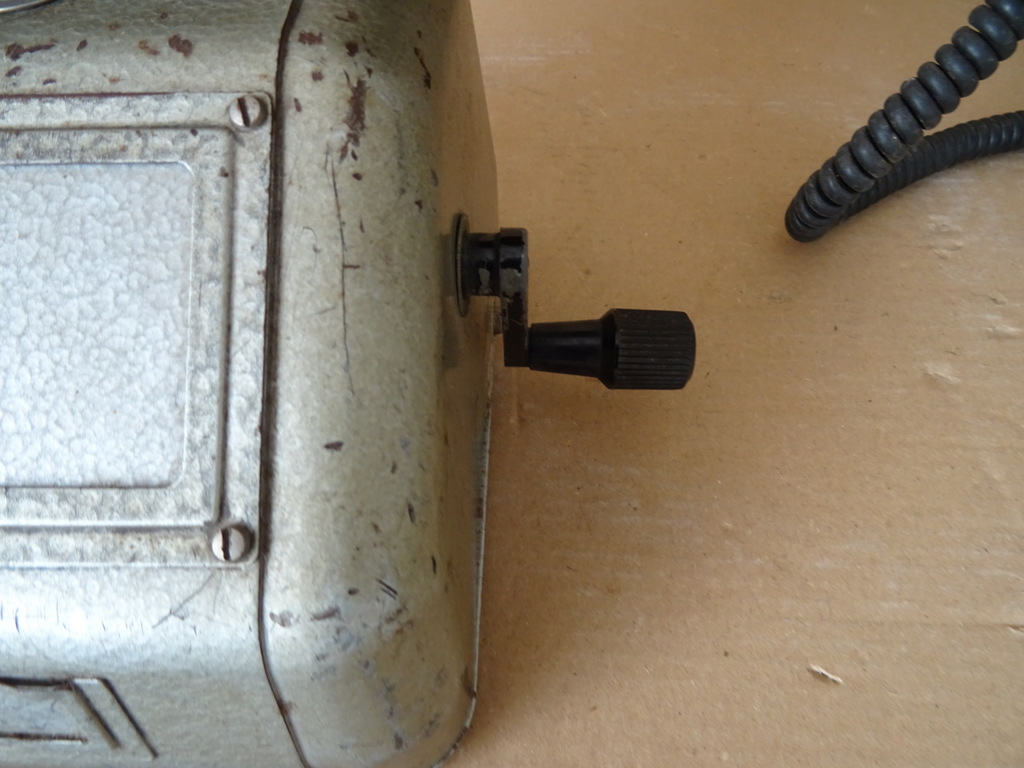 Vintage metalen telefoon veldtelefoon M.v.O. 39 euro per stuk - Afbeelding 3