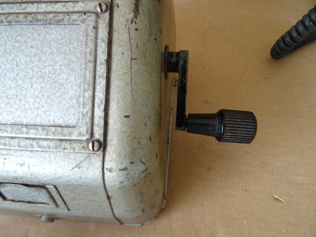 Vintage metalen telefoon veldtelefoon M.v.O. 39 euro per stuk - Afbeelding 4