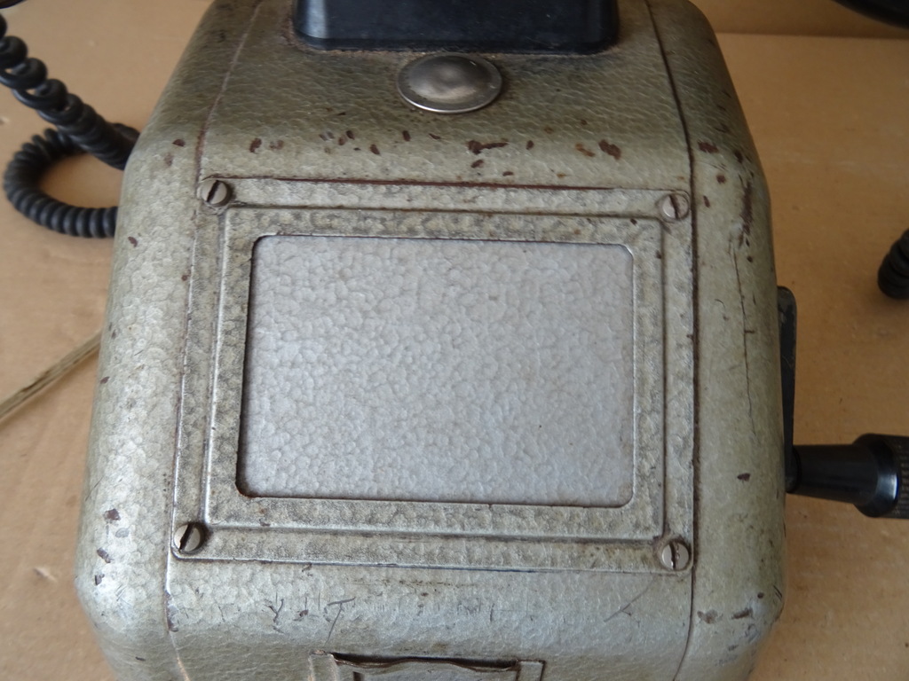 Vintage metalen telefoon veldtelefoon M.v.O. 39 euro per stuk - Afbeelding 6