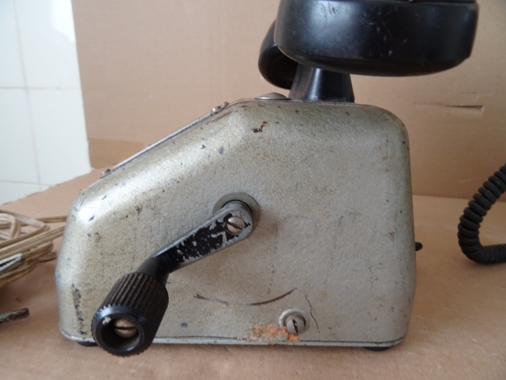 Vintage metalen telefoon veldtelefoon M.v.O. 39 euro per stuk - Afbeelding 8