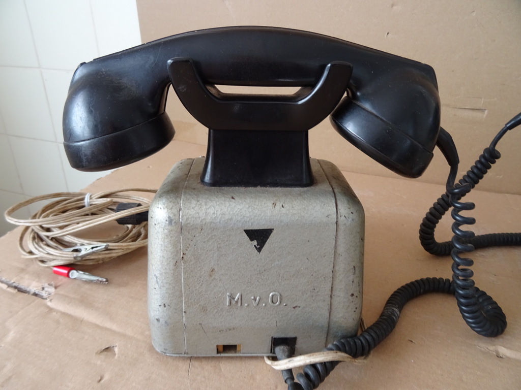 Vintage metalen telefoon veldtelefoon M.v.O. 39 euro per stuk - Afbeelding 9