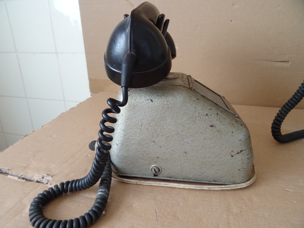 Vintage metalen telefoon veldtelefoon M.v.O. 39 euro per stuk - Afbeelding 11