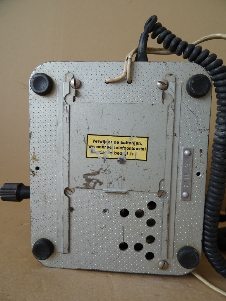 Vintage metalen telefoon veldtelefoon M.v.O. 39 euro per stuk - Afbeelding 12