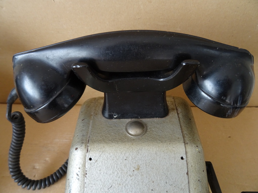 Vintage metalen telefoon veldtelefoon M.v.O. 39 euro per stuk - Afbeelding 16