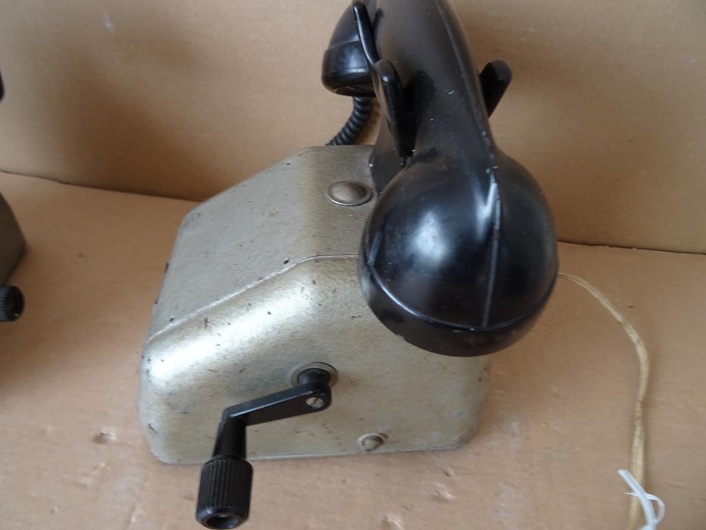 Vintage metalen telefoon veldtelefoon M.v.O. 39 euro per stuk - Afbeelding 21